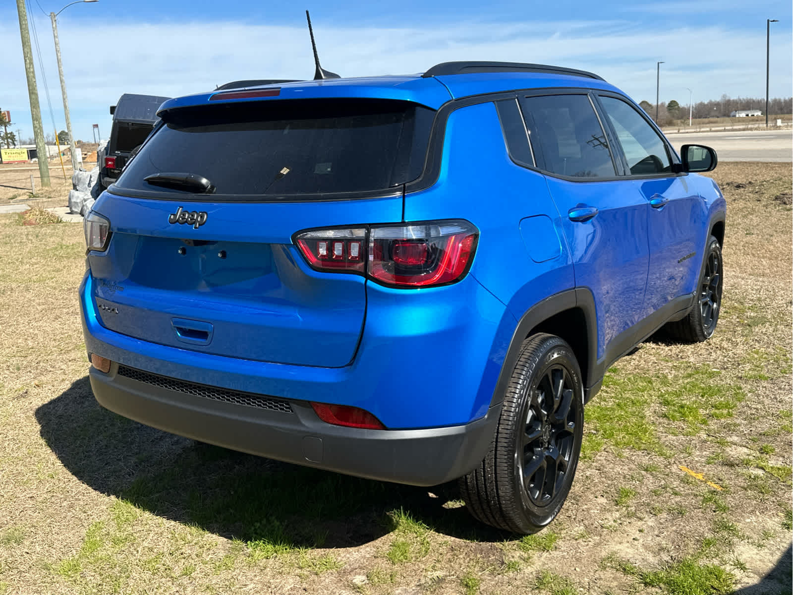 2025 Jeep Compass Latitude photo 3