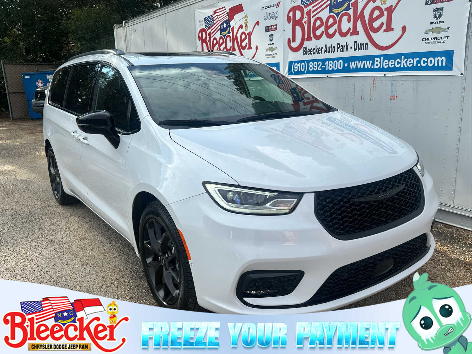 2026 Chrysler Pacifica Limited's photo