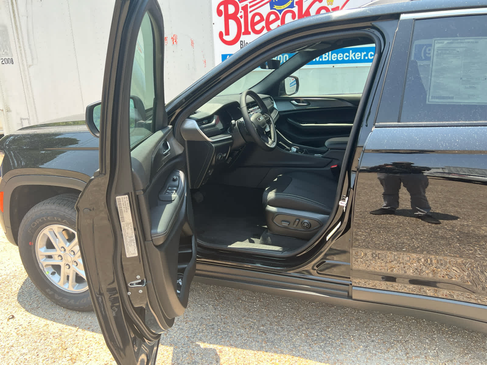 2025 Jeep Grand Cherokee Laredo - Photo 21