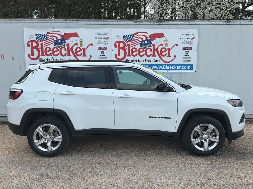 Used 2024 Jeep Compass Latitude SUV
