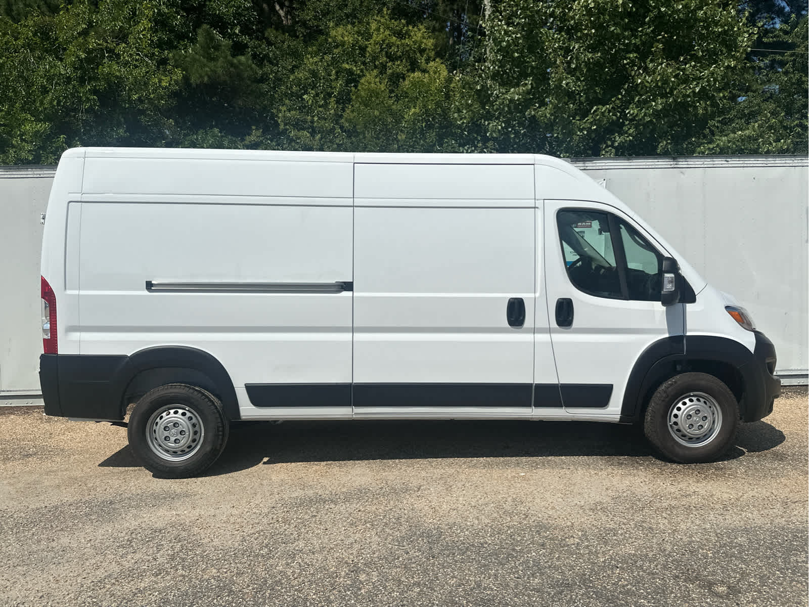 2025 Ram ProMaster 2500 Cargo Van photo 2