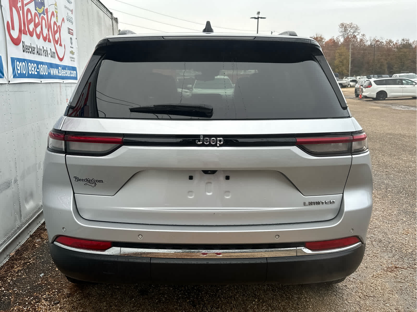 2024 Jeep Grand Cherokee Limited photo 3