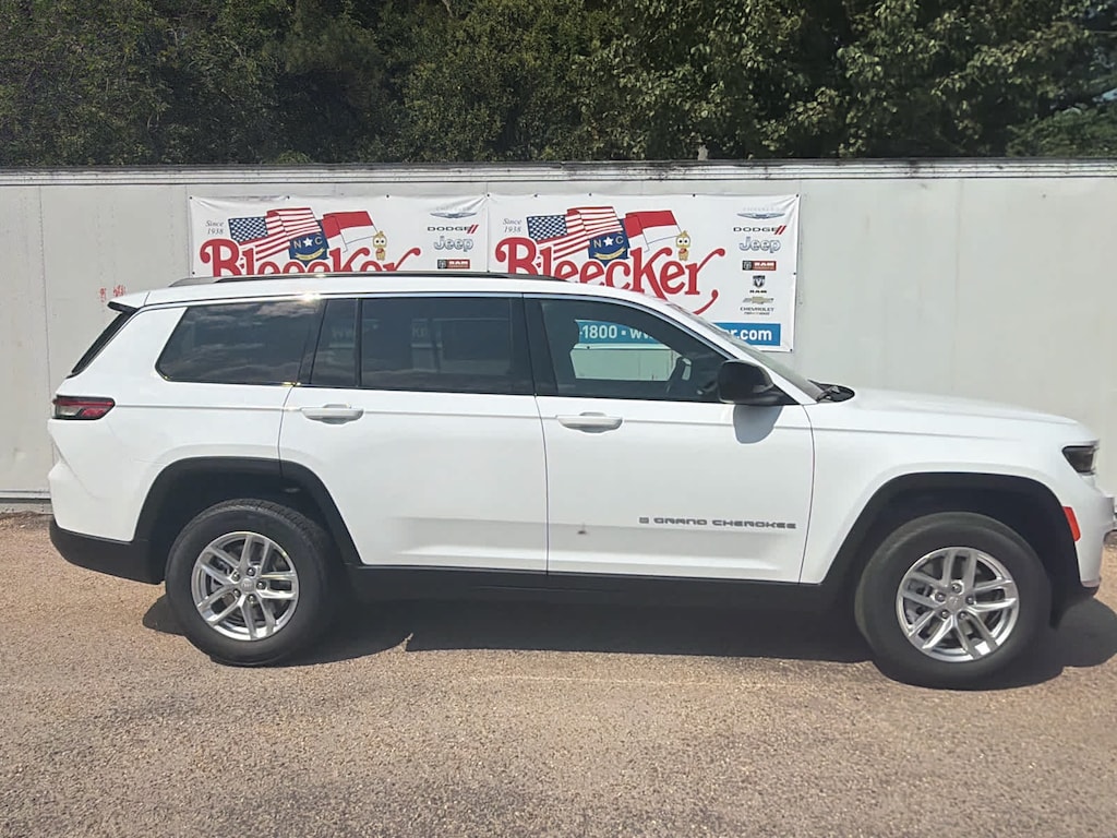 New 2026 Jeep Grand Cherokee L Laredo Sport Utility