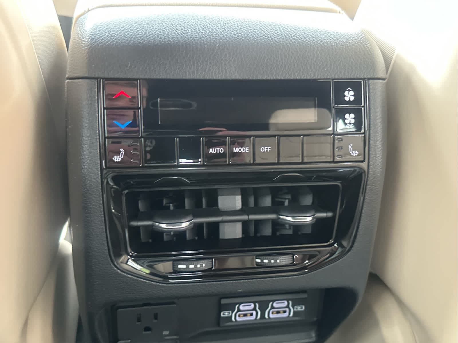 2025 Jeep Grand Cherokee L Limited - Photo 52
