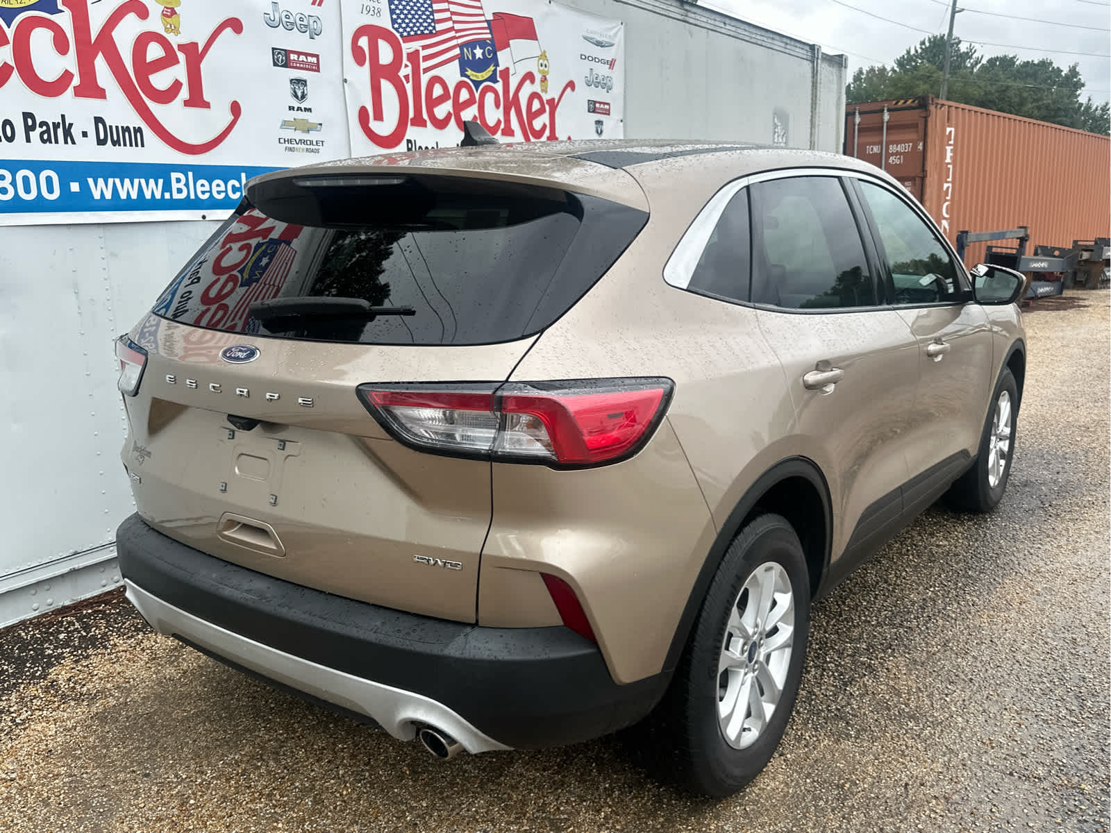 2021 Ford Escape SE photo 3