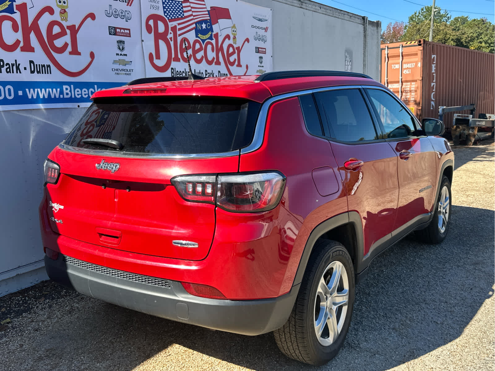2024 Jeep Compass Latitude photo 3
