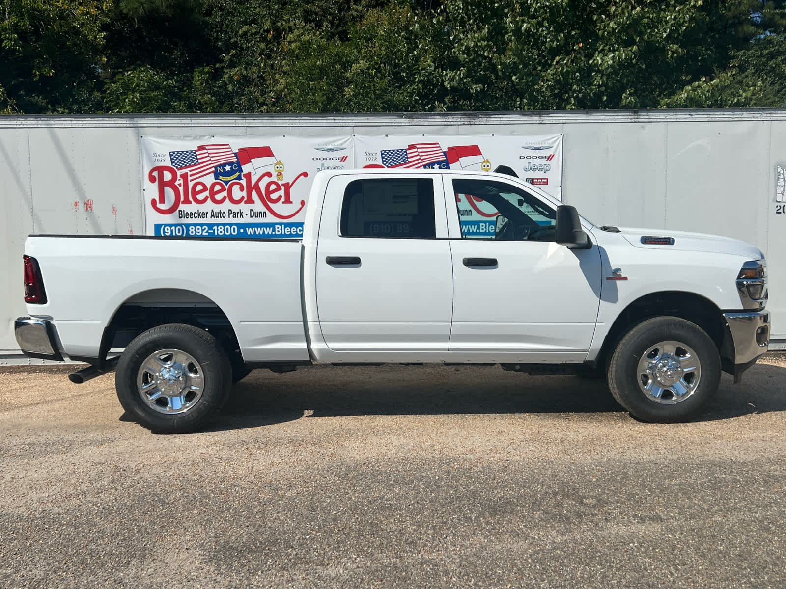 2026 Ram 2500 Tradesman photo 2