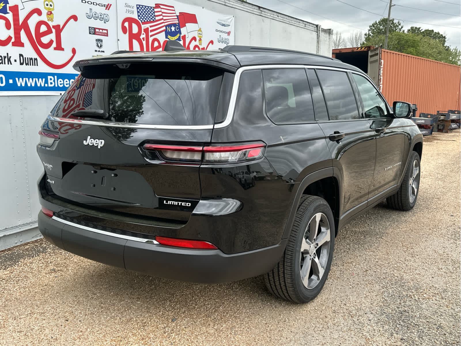 2025 Jeep Grand Cherokee L photo 3
