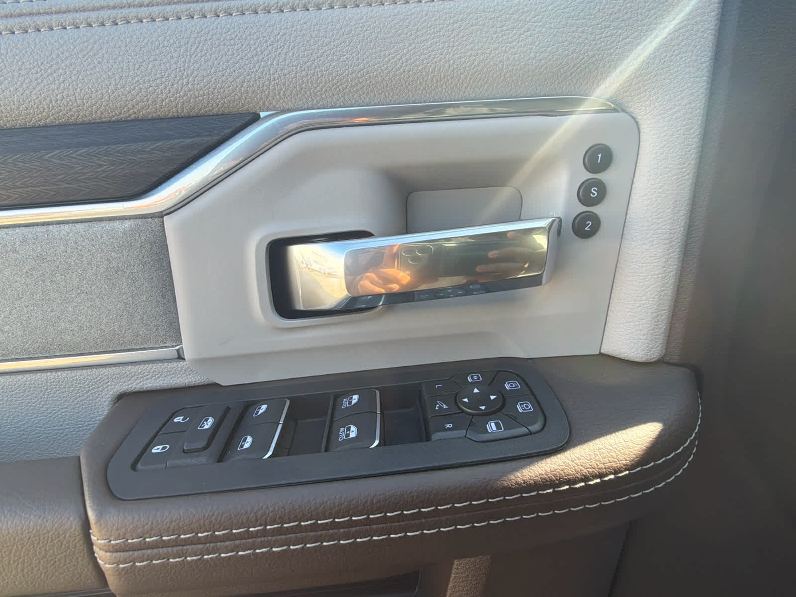 2025 RAM 2500 Laramie - Photo 19