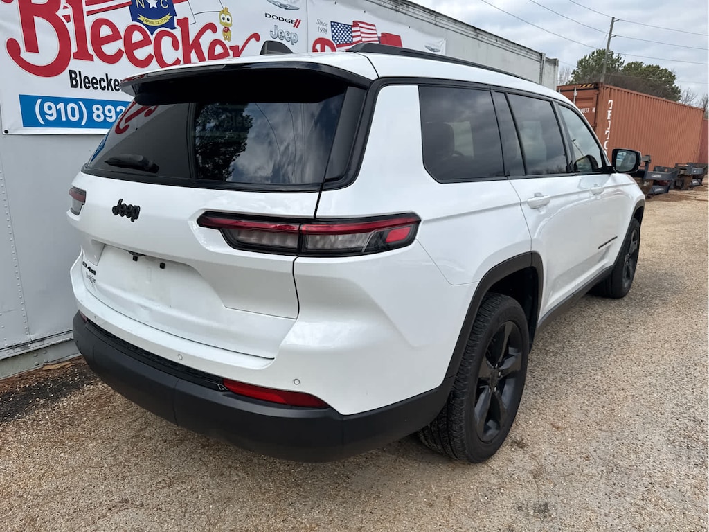 Used 2023 Jeep Grand Cherokee L Altitude SUV