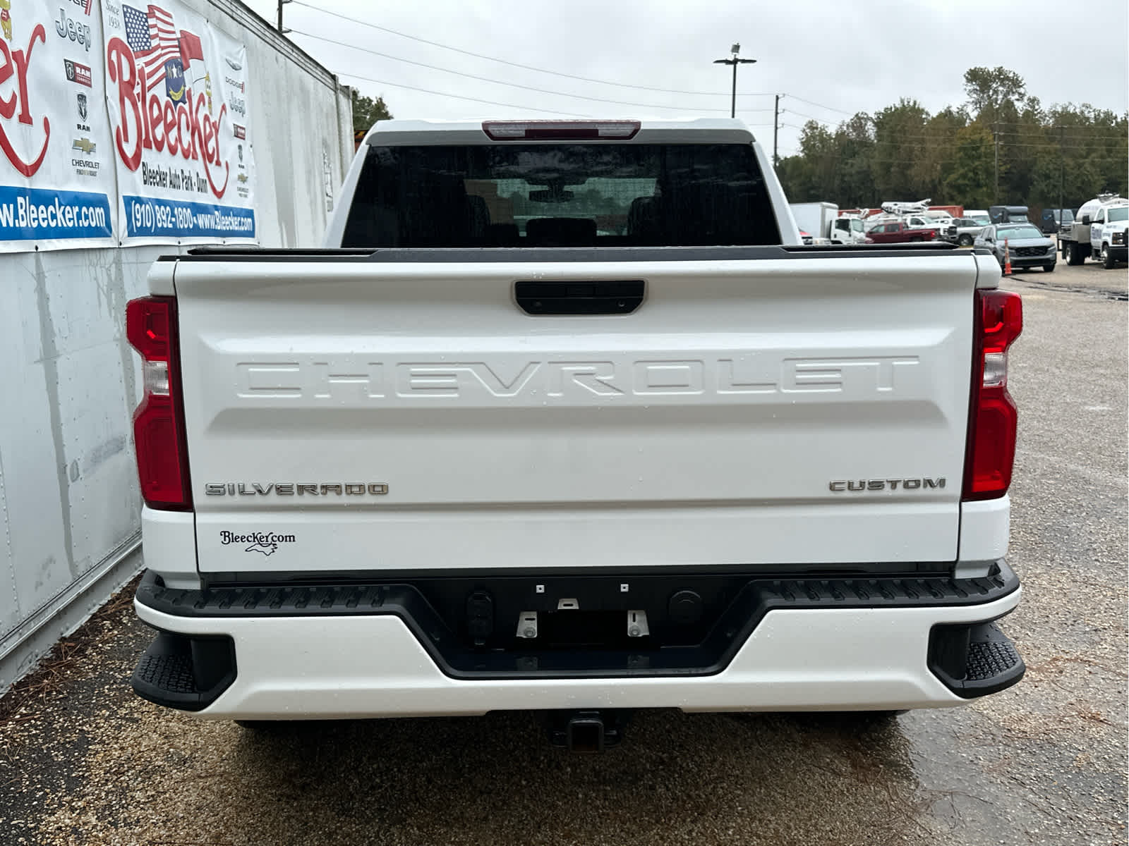 2021 Chevrolet Silverado 1500 Custom photo 2