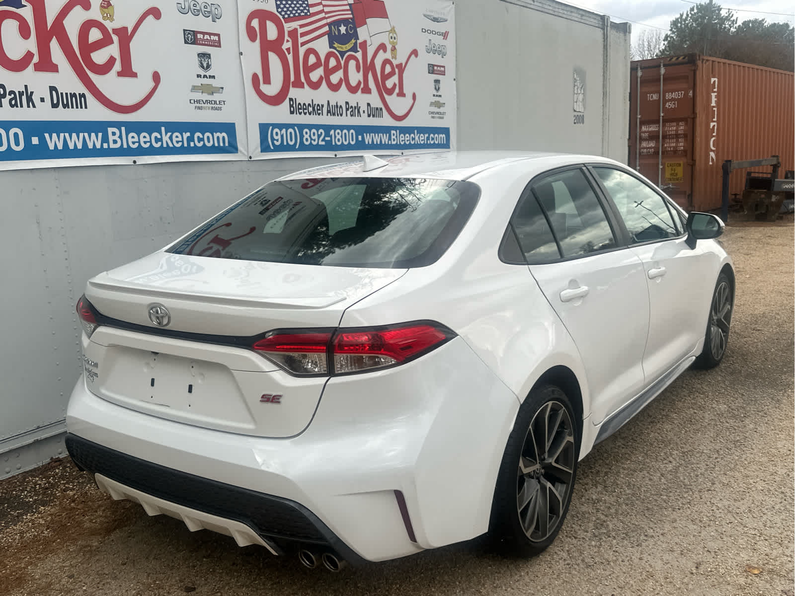 2021 Toyota Corolla SE photo 2