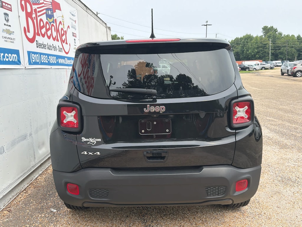 Used 2023 Jeep Renegade Latitude SUV