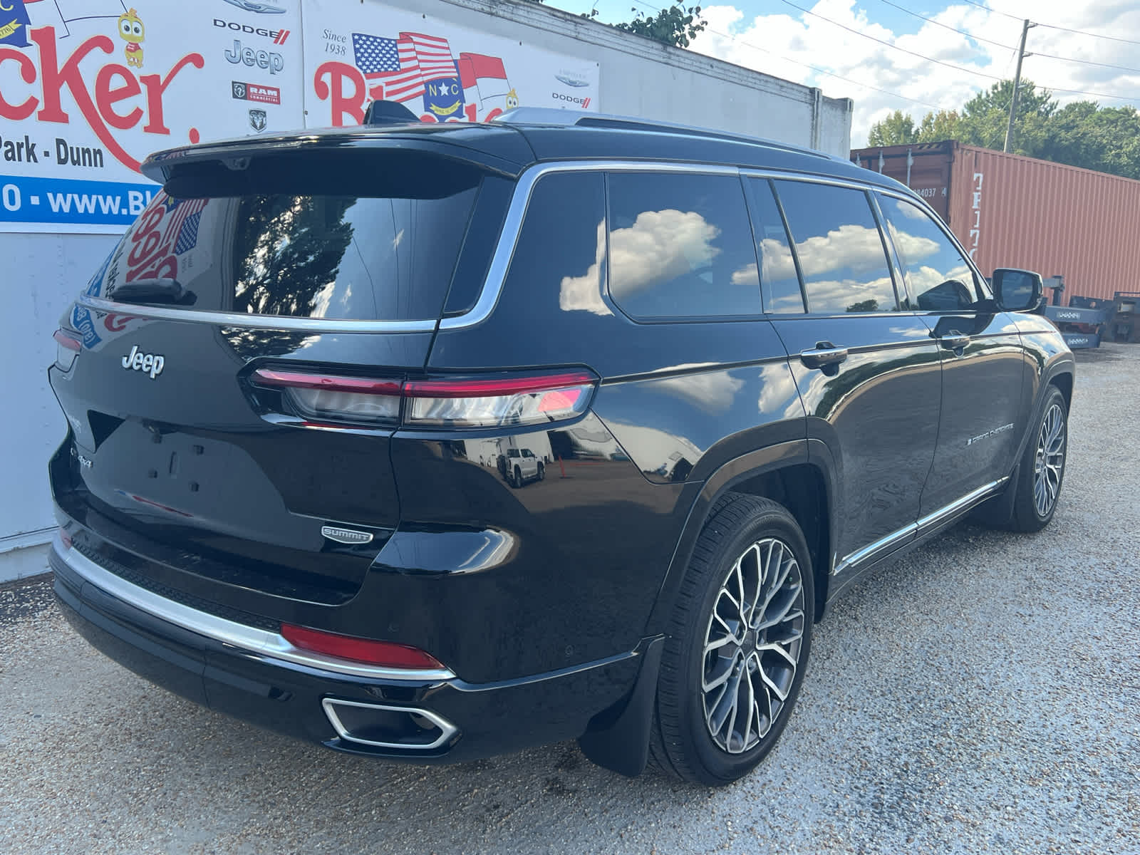 2021 Jeep Grand Cherokee L Summit Reserve photo 3