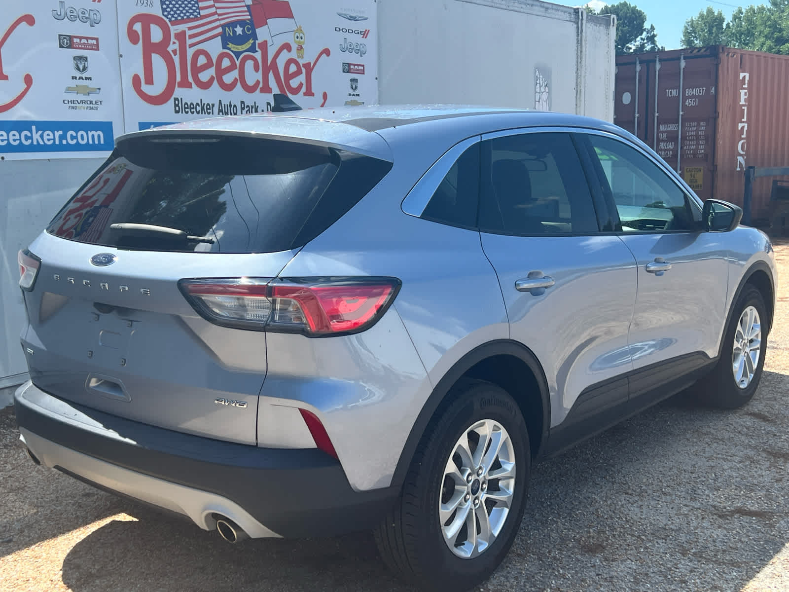 2022 Ford Escape SE photo 3