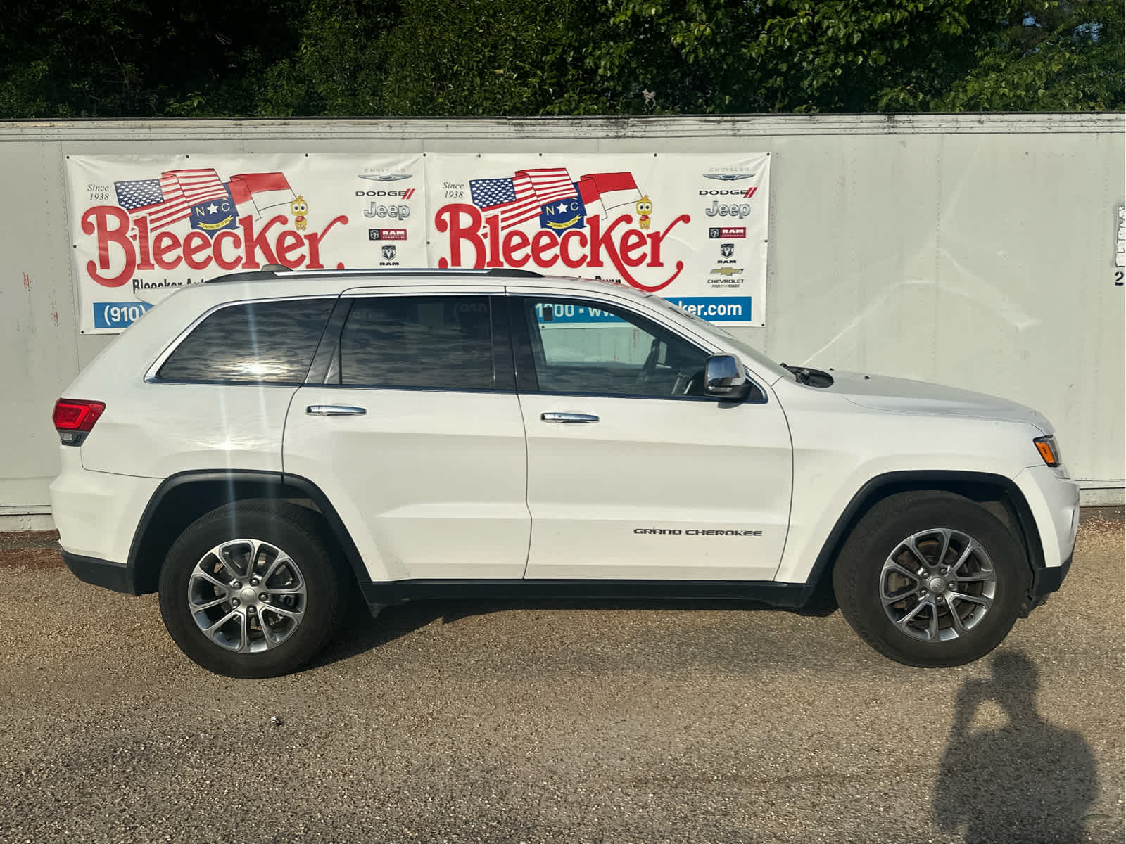 2015 Jeep Grand Cherokee Limited photo 2