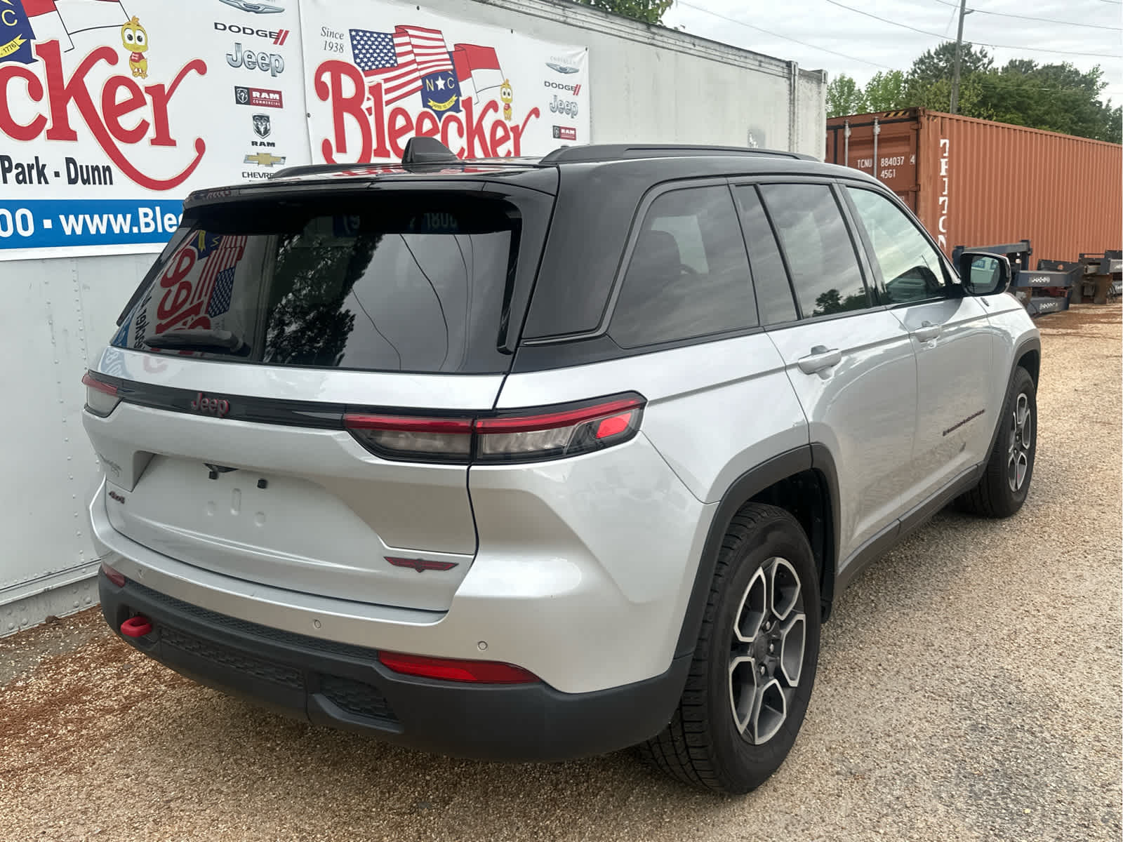 2022 Jeep Grand Cherokee Trailhawk photo 3