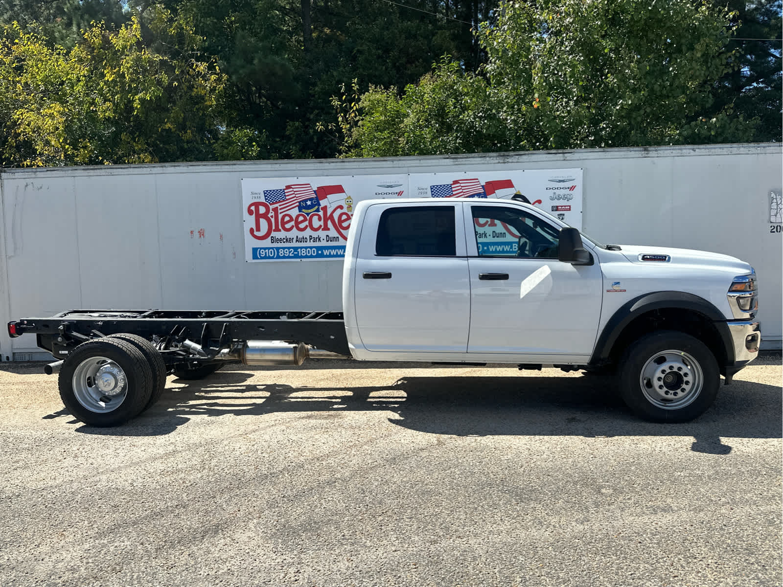 2026 Ram 4500 Tradesman photo 2