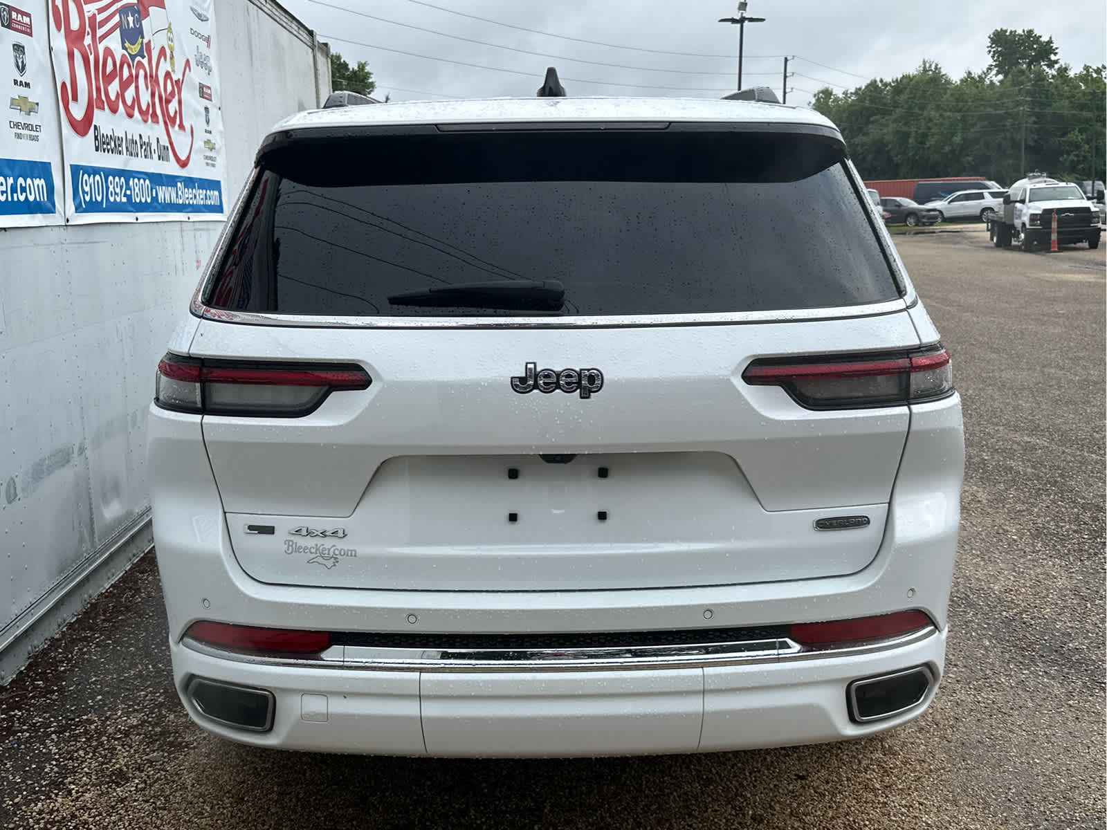 2023 Jeep Grand Cherokee Overland photo 4