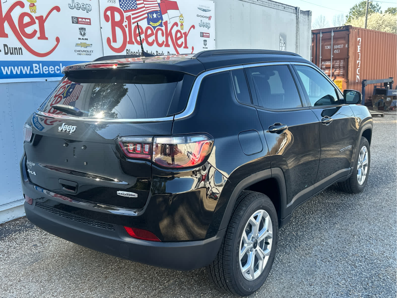 2025 Jeep Compass Latitude photo 3