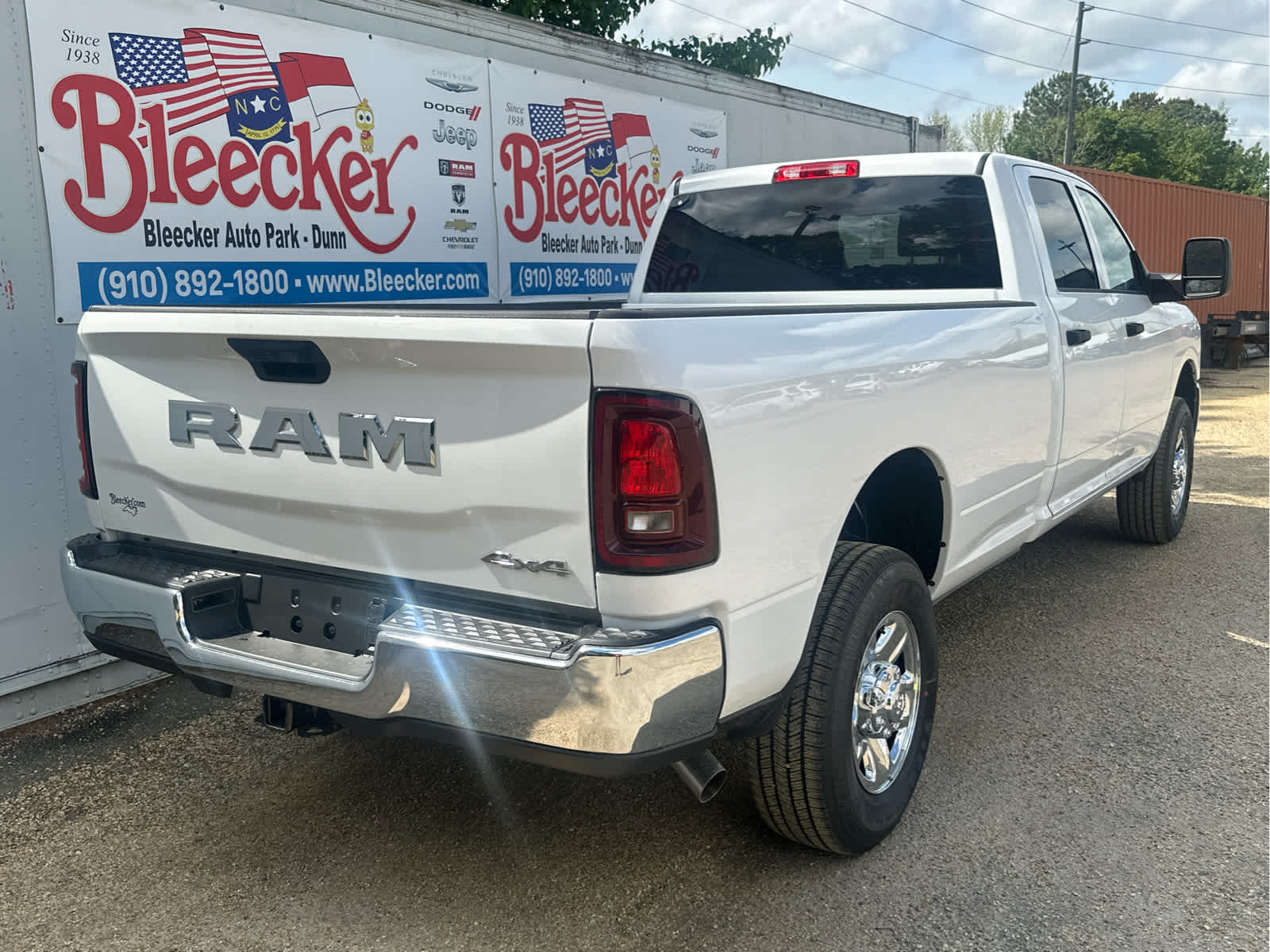 2025 Ram 2500 Tradesman photo 3
