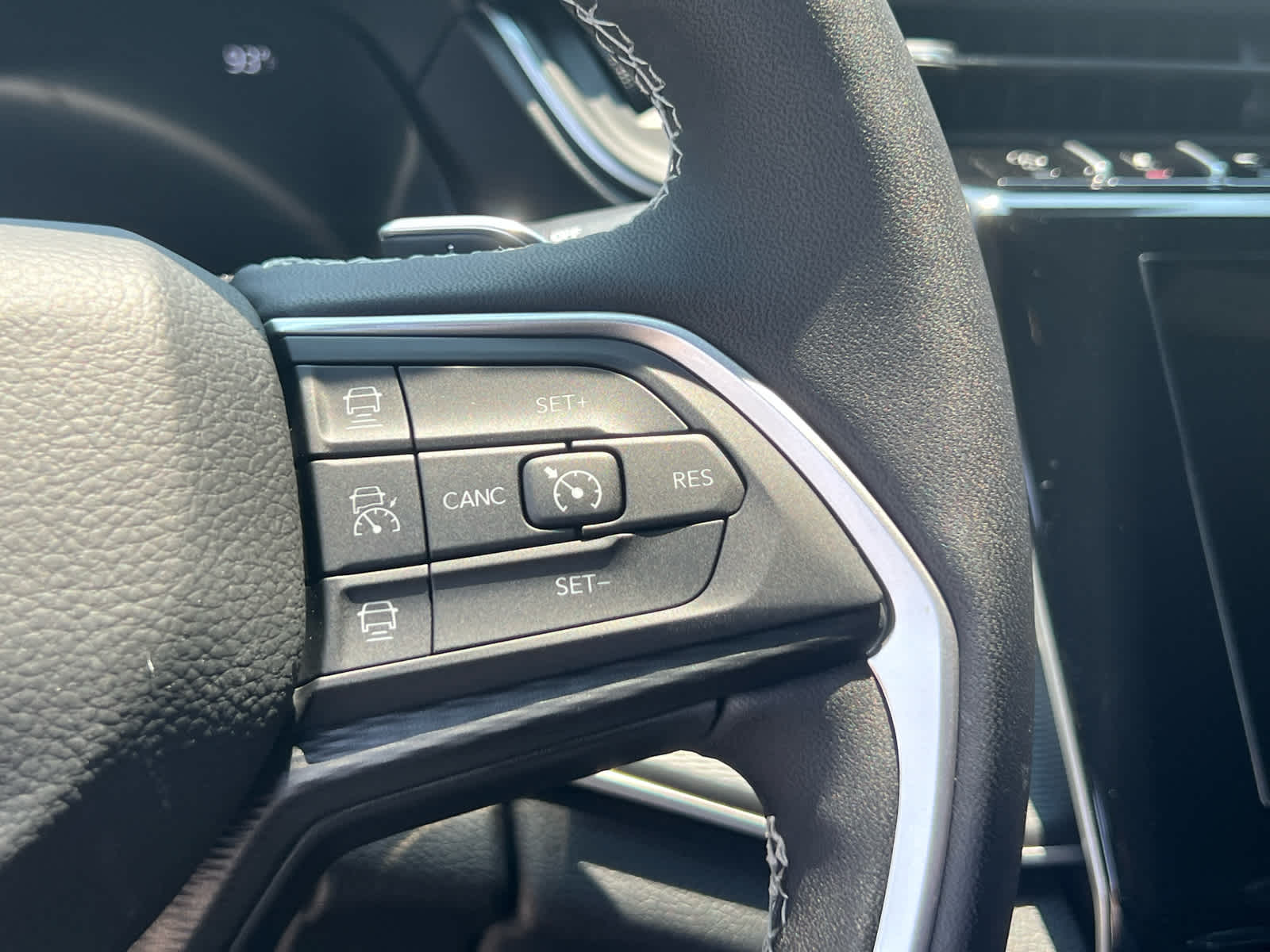 2025 Jeep Grand Cherokee Laredo - Photo 29
