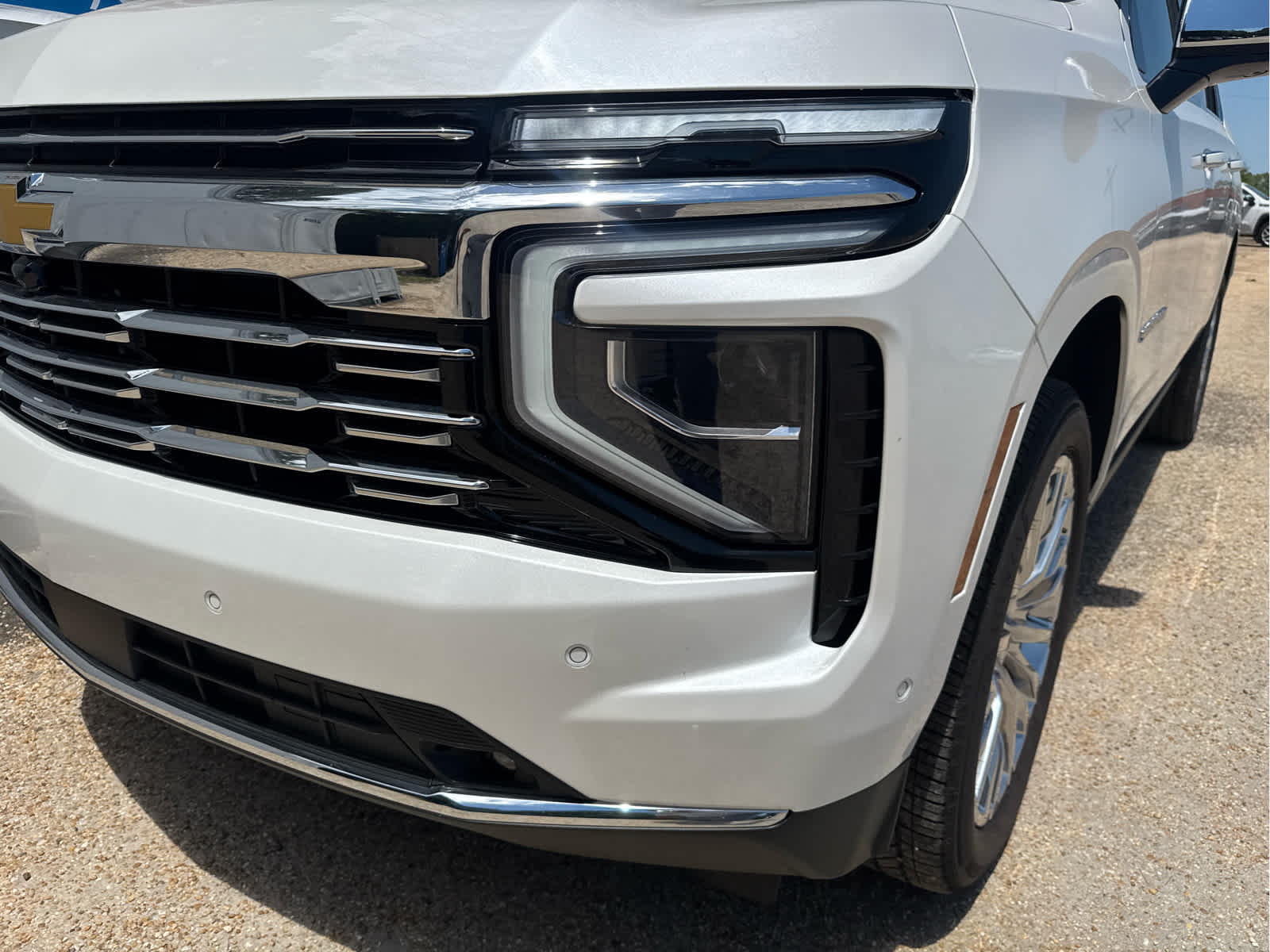 2025 Chevrolet Suburban Premier - Photo 8