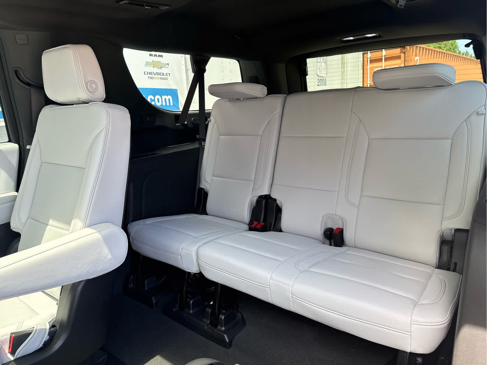 2025 Chevrolet Suburban Premier - Photo 39