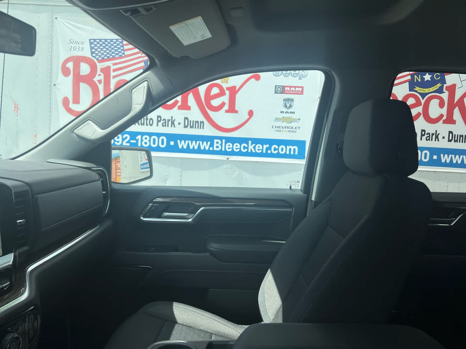 2025 Chevrolet Silverado 1500 RST - Photo 31