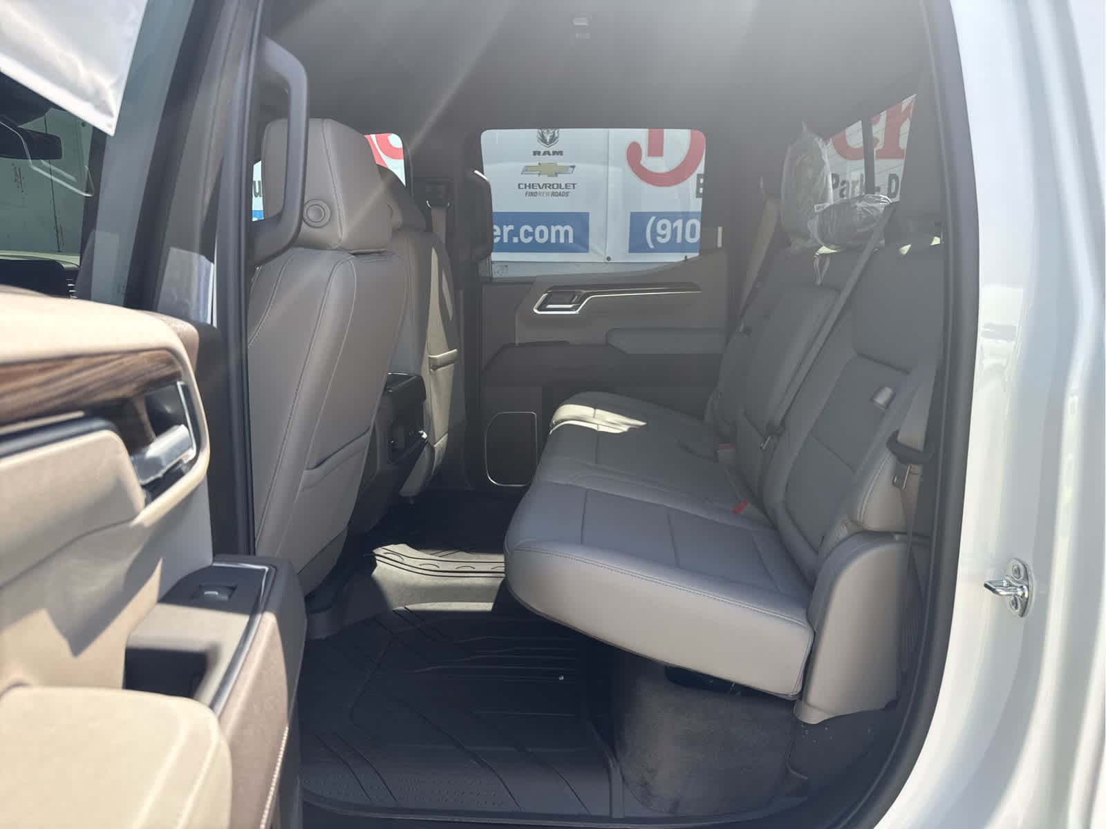 2025 Chevrolet Silverado 1500 LT - Photo 30