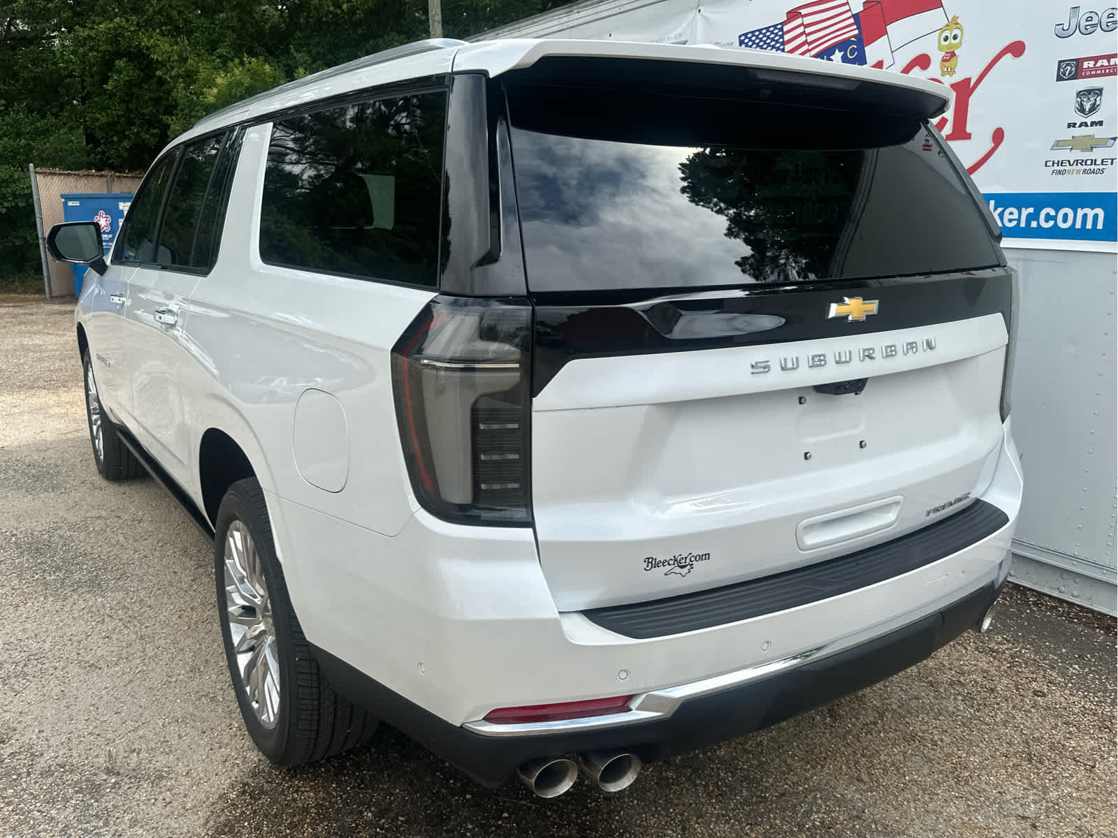 2025 Chevrolet Suburban Premier - Photo 8