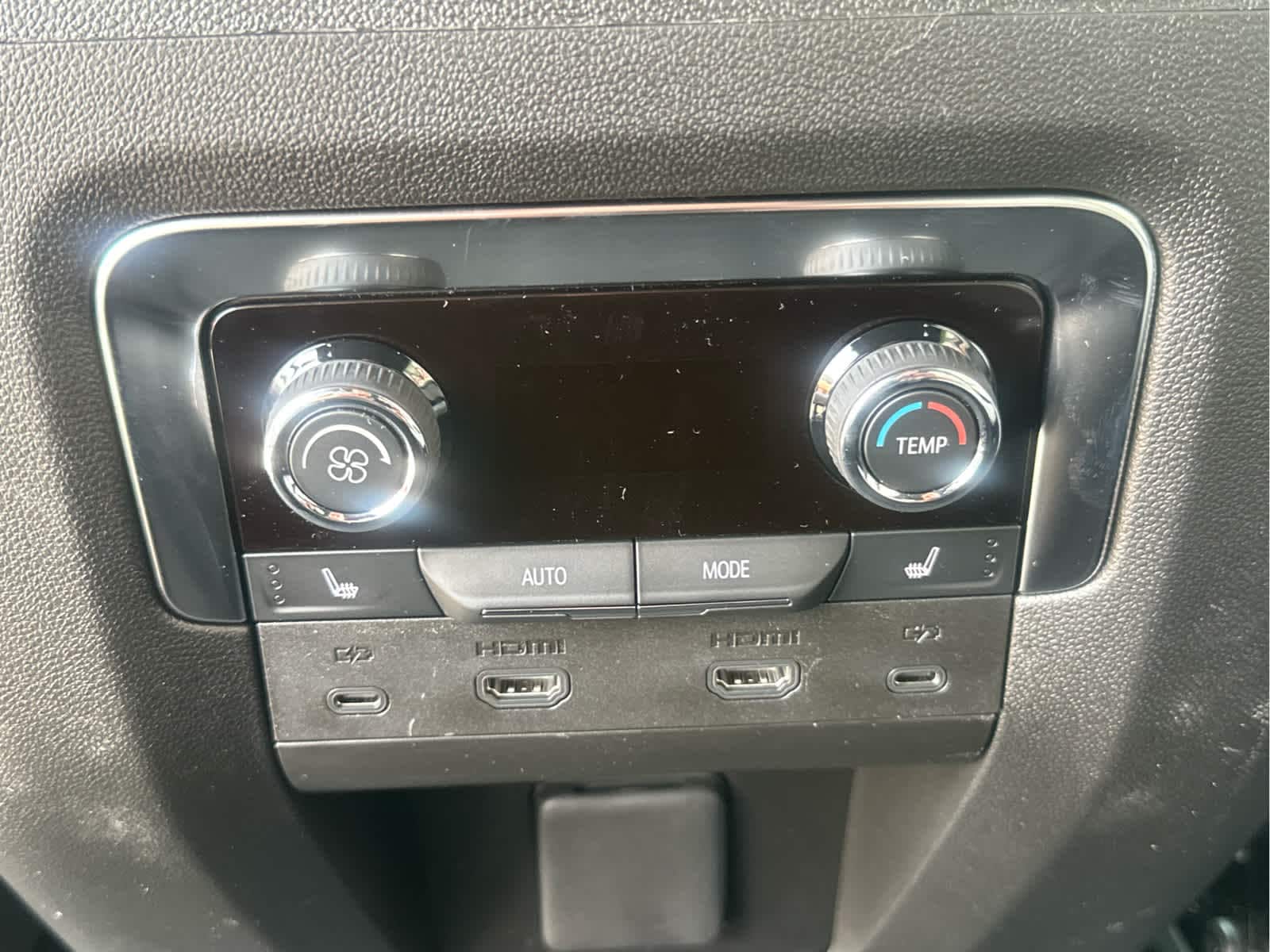 2025 Chevrolet Suburban Premier - Photo 47