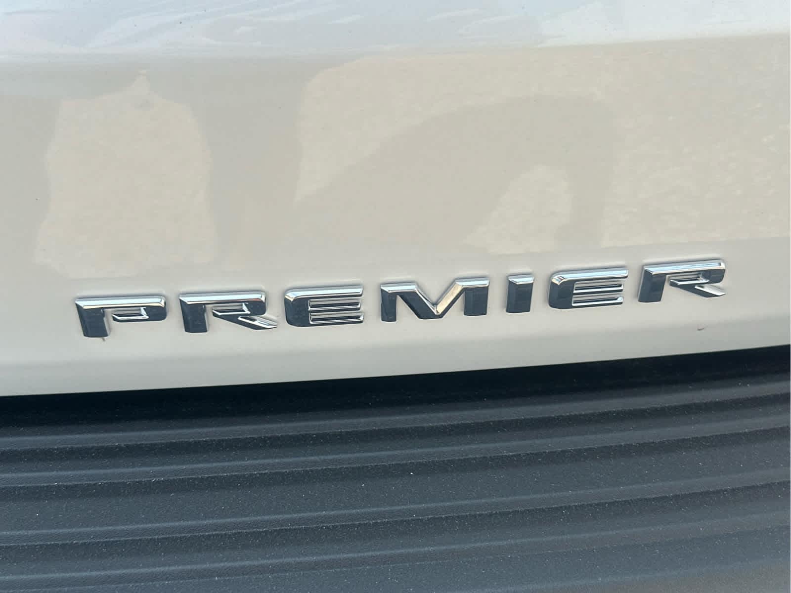 2025 Chevrolet Suburban Premier - Photo 20