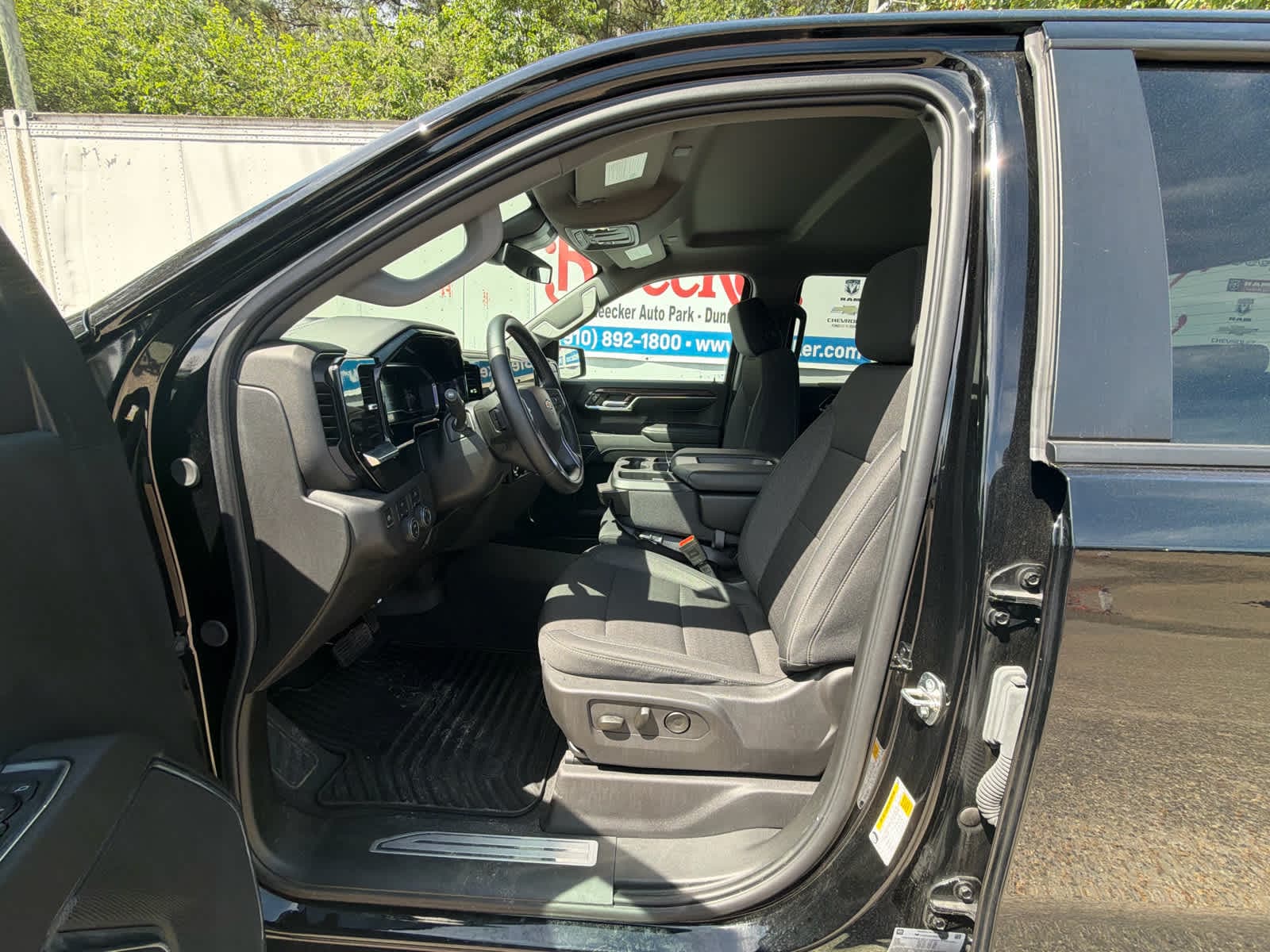 2024 Chevrolet Silverado 1500 LT - Photo 19