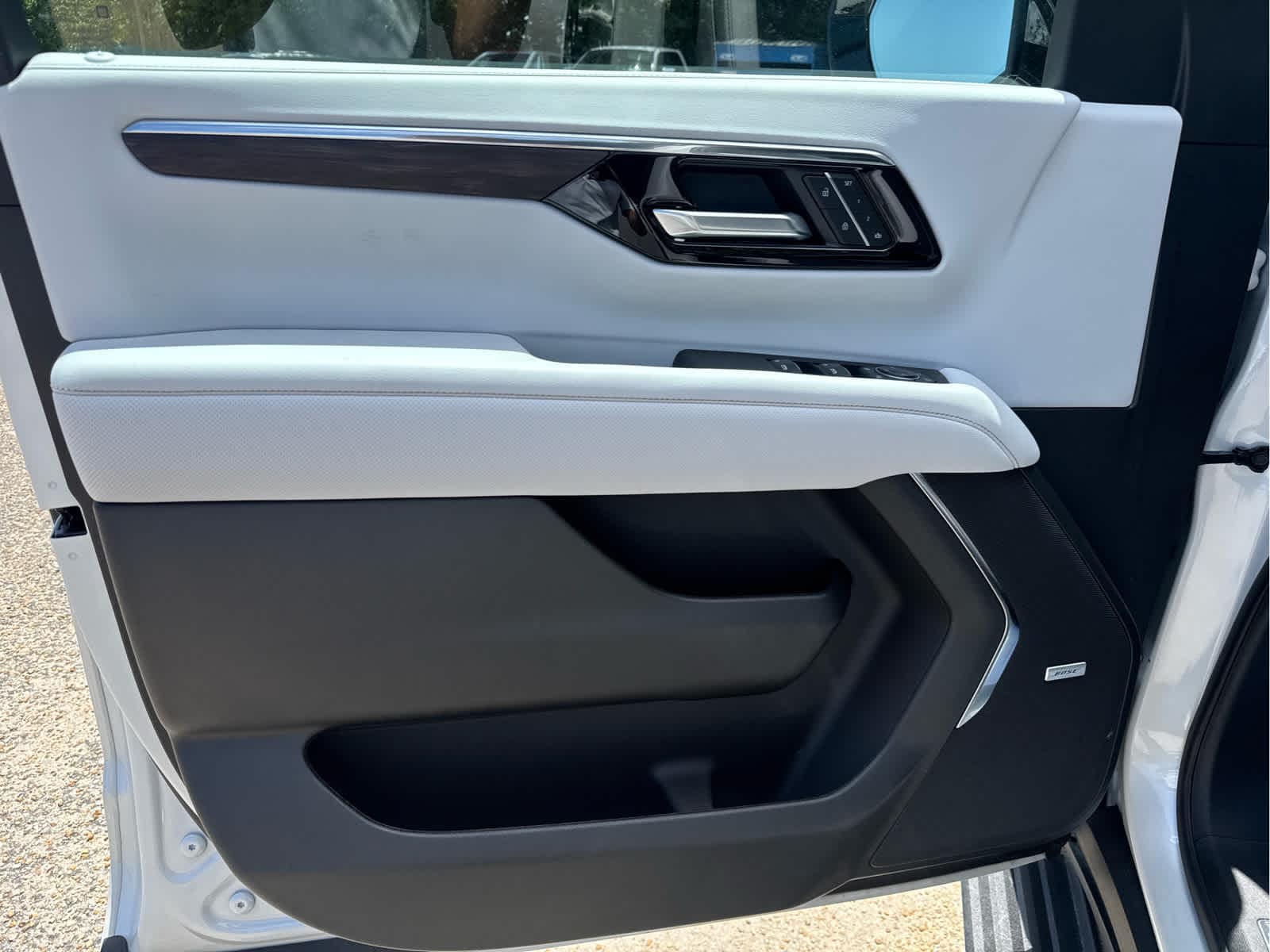 2025 Chevrolet Suburban Premier - Photo 23