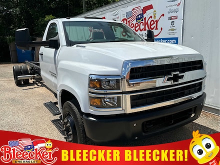2022 Chevrolet Silverado 6500 HD Work Truck Chassis Cab Truck