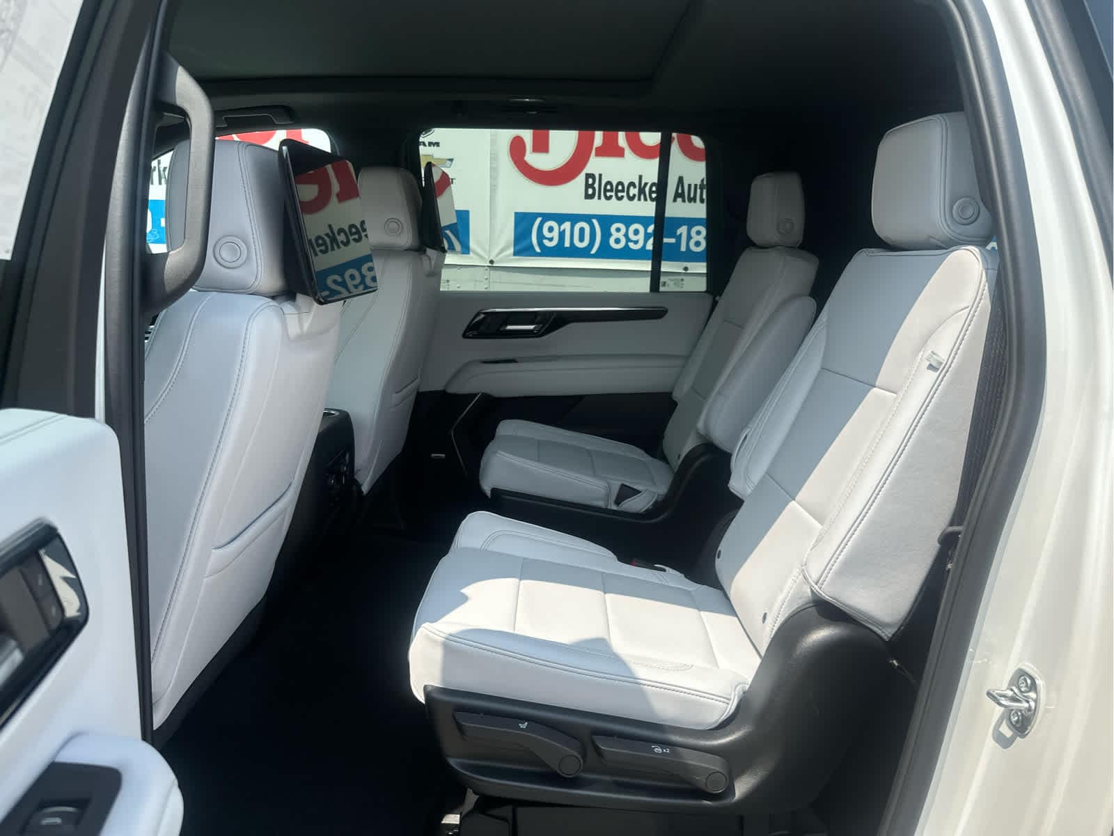 2025 Chevrolet Suburban Premier - Photo 46