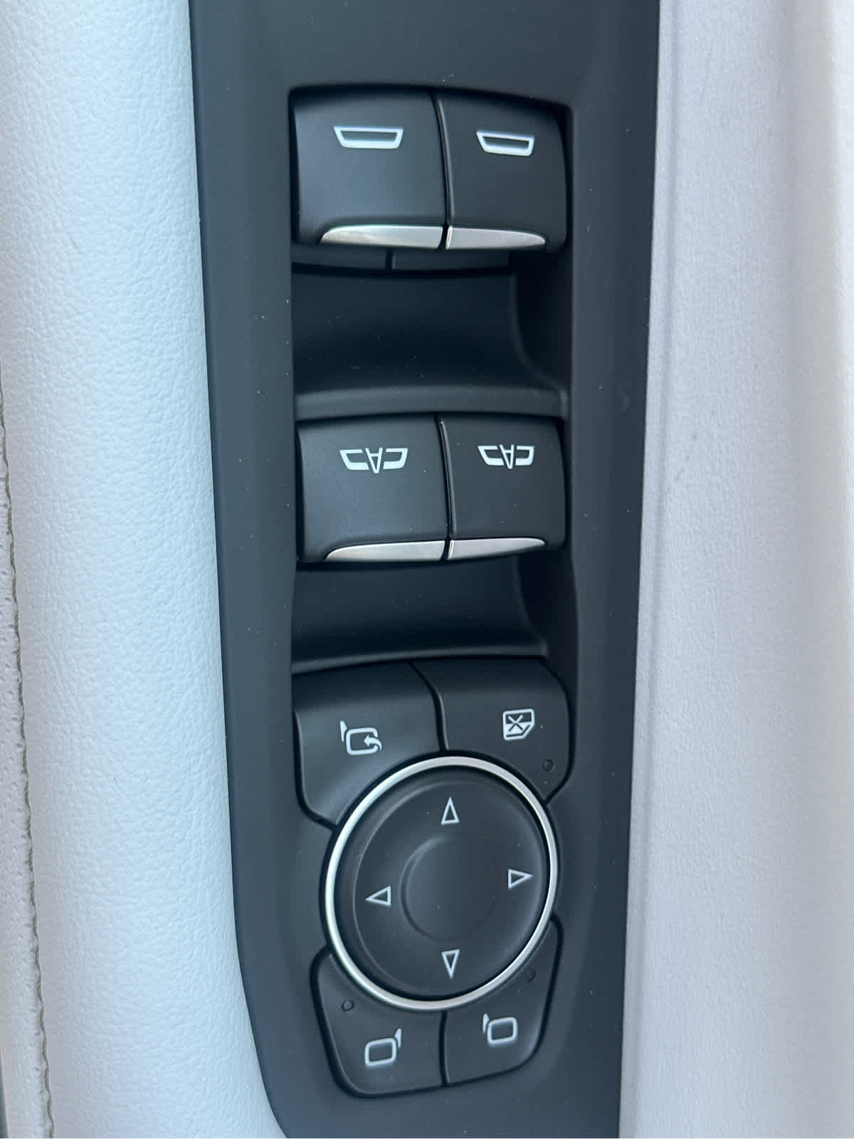 2025 Chevrolet Suburban Premier - Photo 24