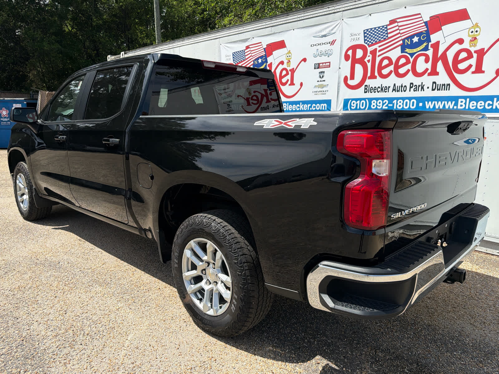 2024 Chevrolet Silverado 1500 LT - Photo 8