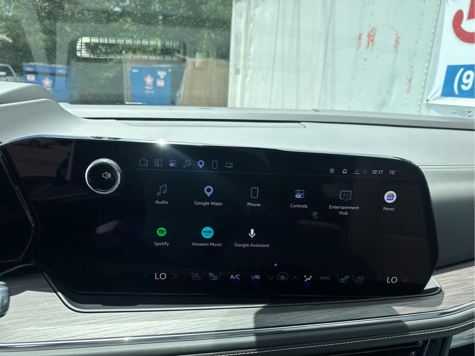 2025 Chevrolet Suburban Premier - Photo 30