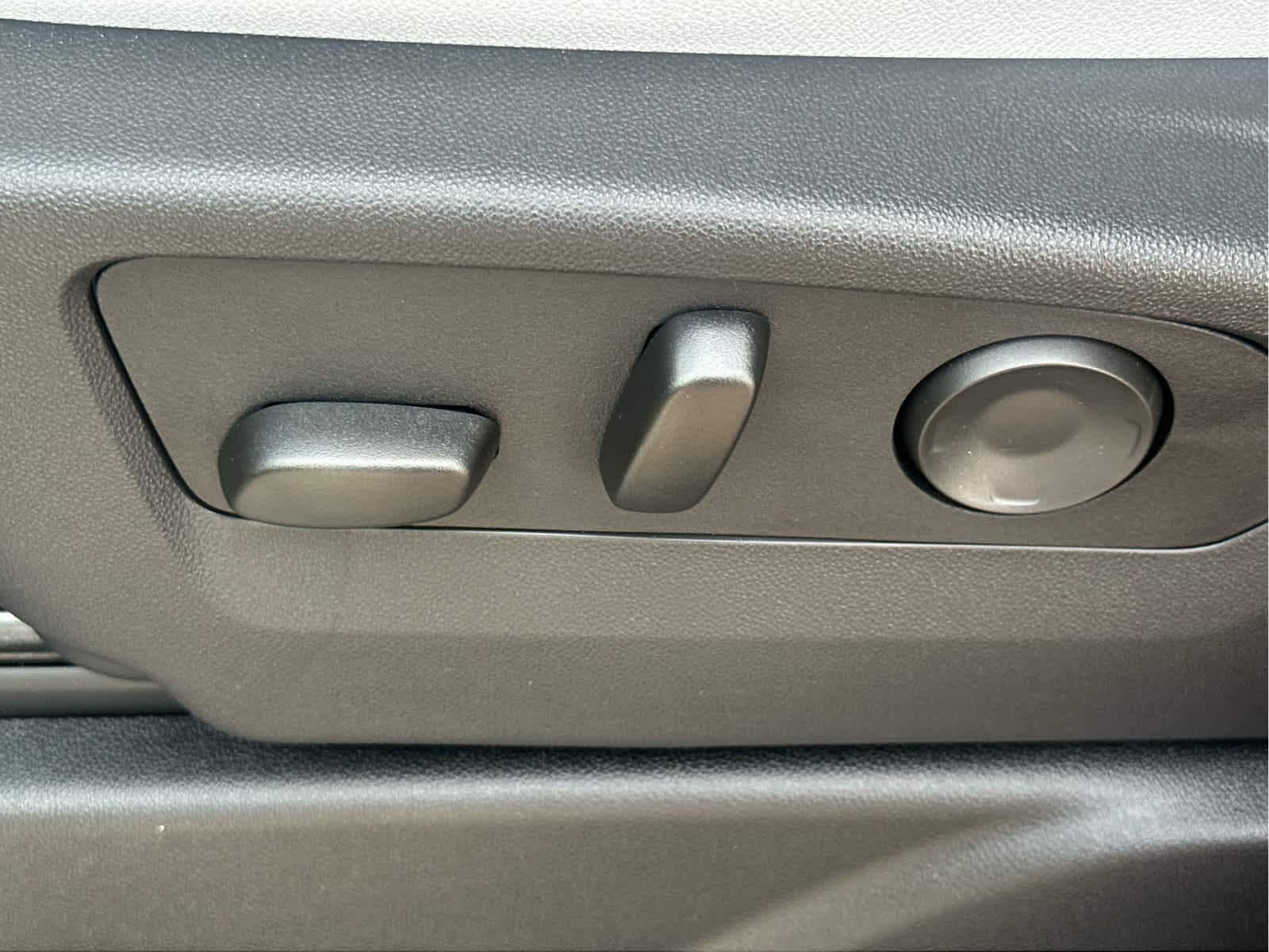 2025 Chevrolet Suburban Premier - Photo 28