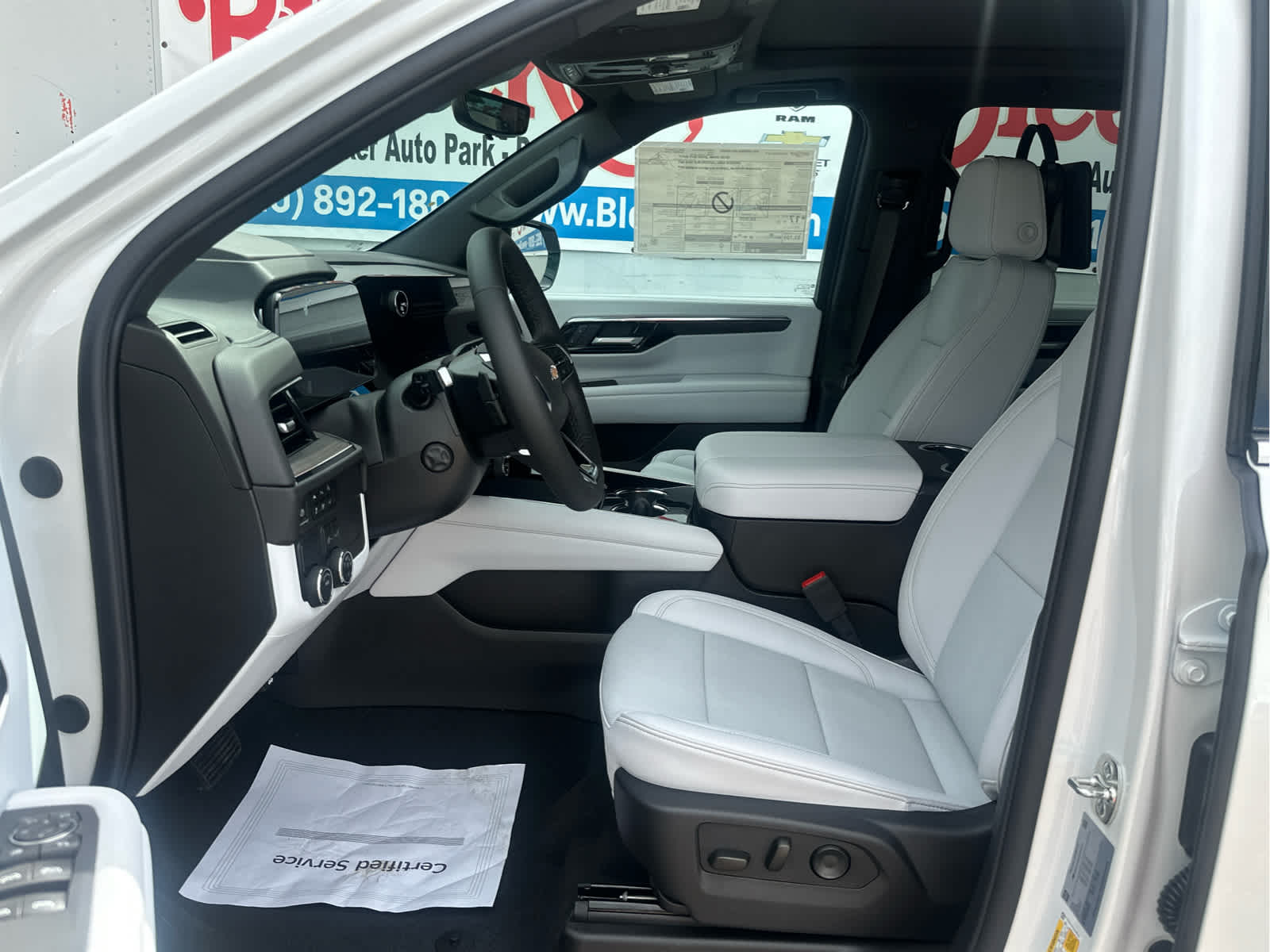 2025 Chevrolet Suburban Premier - Photo 27