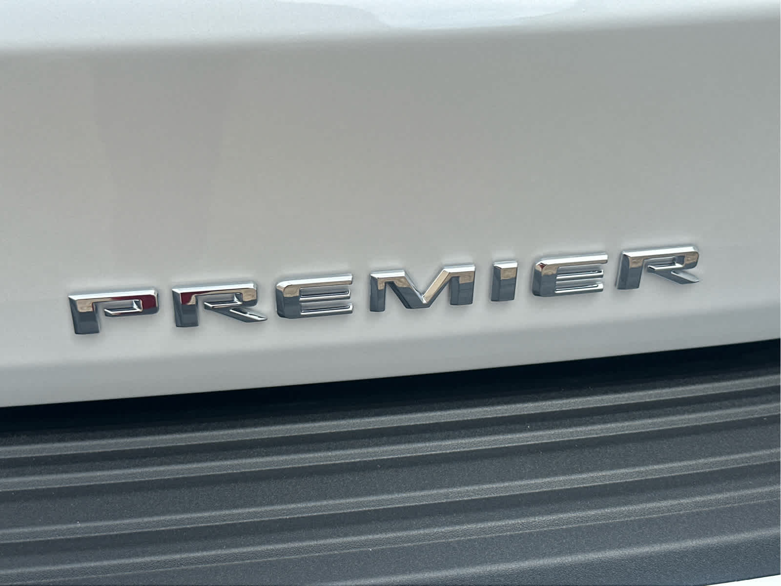 2025 Chevrolet Suburban Premier - Photo 20