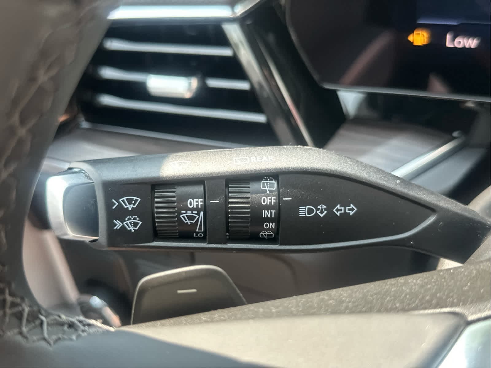 2025 Chevrolet Suburban Premier - Photo 31