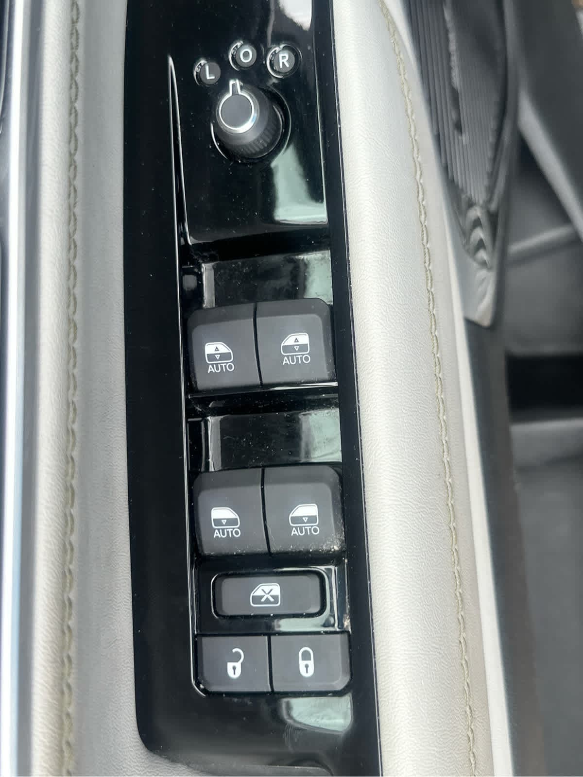 2022 Jeep Wagoneer Series III - Photo 23