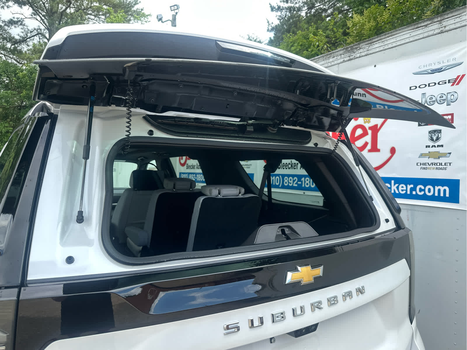 2025 Chevrolet Suburban Premier - Photo 22