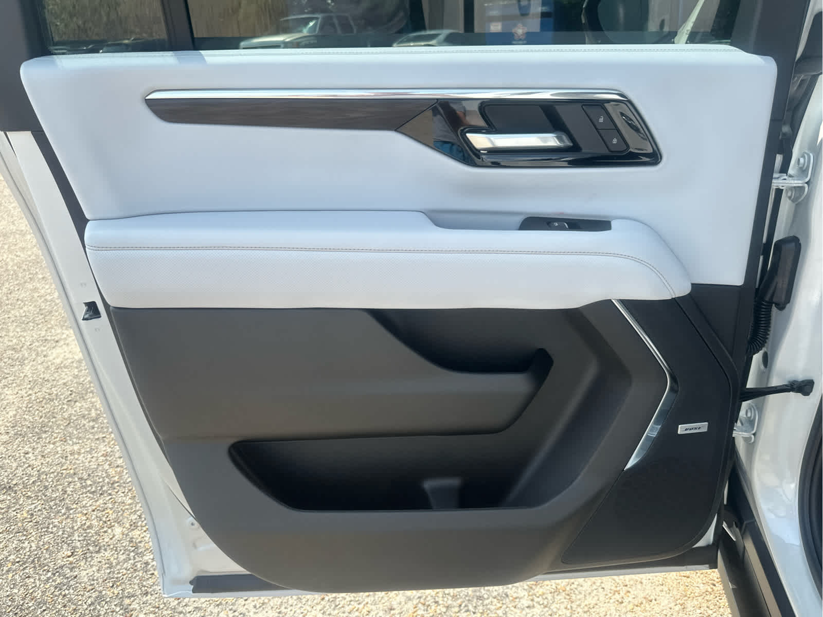2025 Chevrolet Suburban Premier - Photo 45