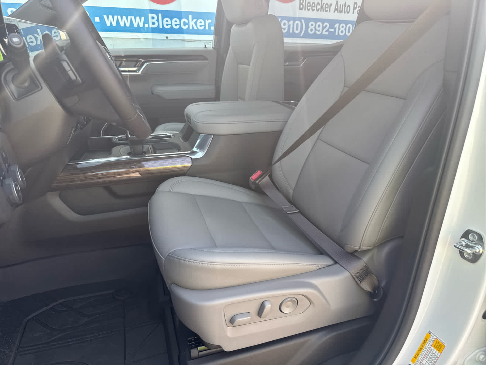 2025 Chevrolet Silverado 1500 LT - Photo 24
