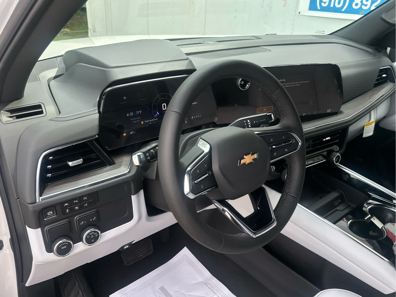 2025 Chevrolet Suburban Premier - Photo 29