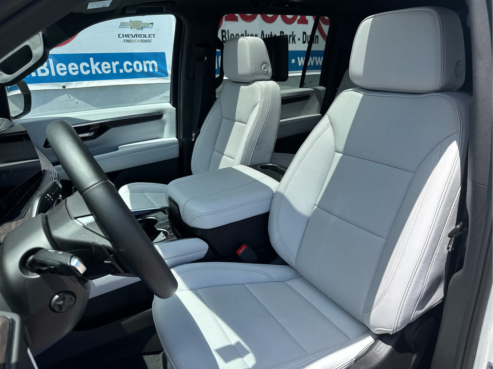 2025 Chevrolet Suburban Premier - Photo 34